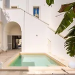 Relais Luxury Xenia Couette-café